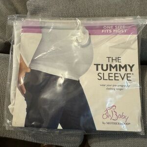 Tummy sleeve maternity clothing
